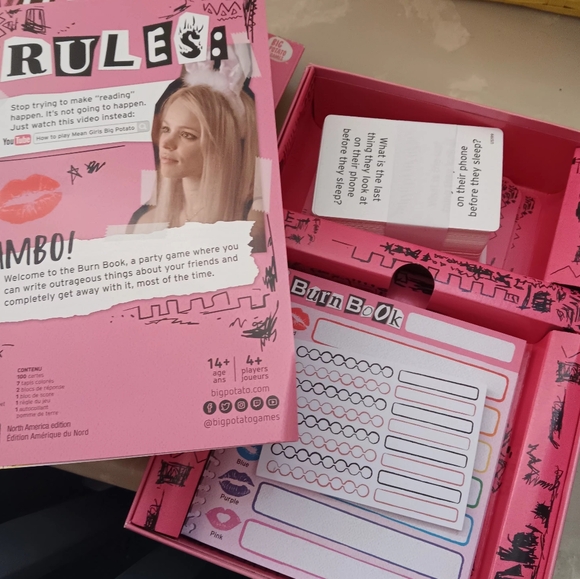 Mean Girl's Burn Book Game New in Box - Picture 3 of 5